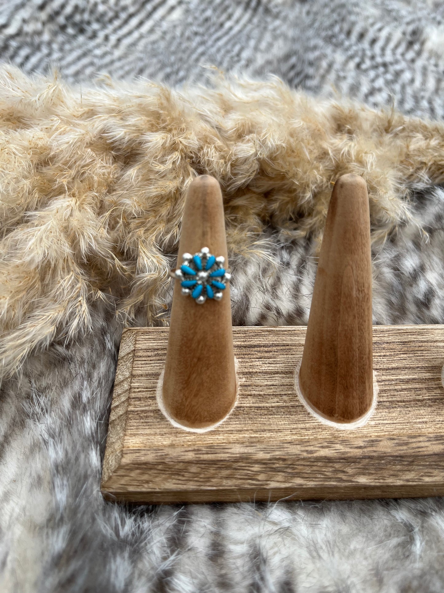 Small Zuni Cluster Ring